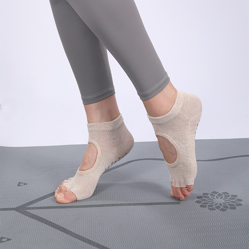 Professional Yoga Socks Silico - Trampoline Park Sock ulasan dan harga